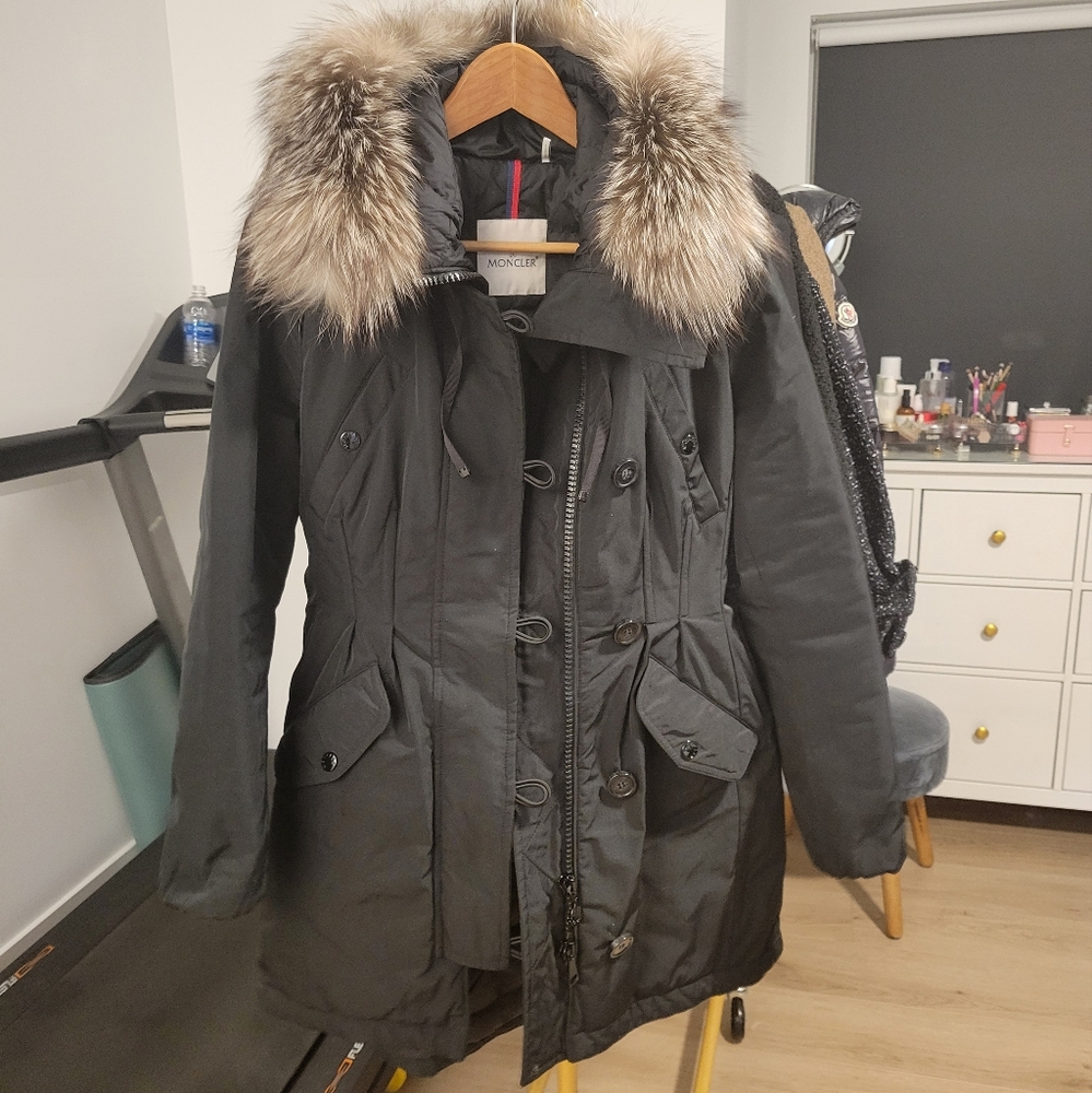 MONCLER Aredhel Fur-Trimmed Down Coat Size.1